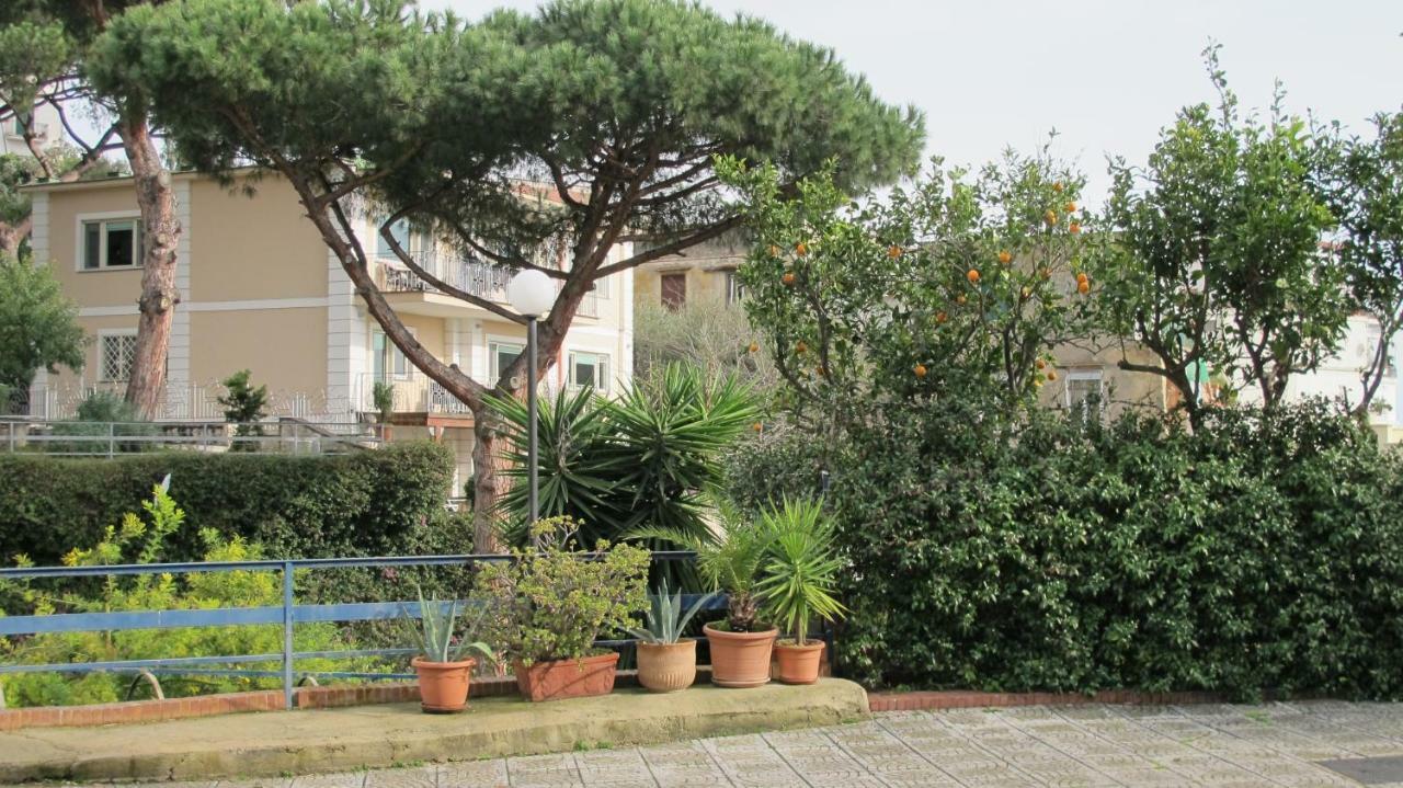 La Casetta Di Posillipo Napoli Bagian luar foto